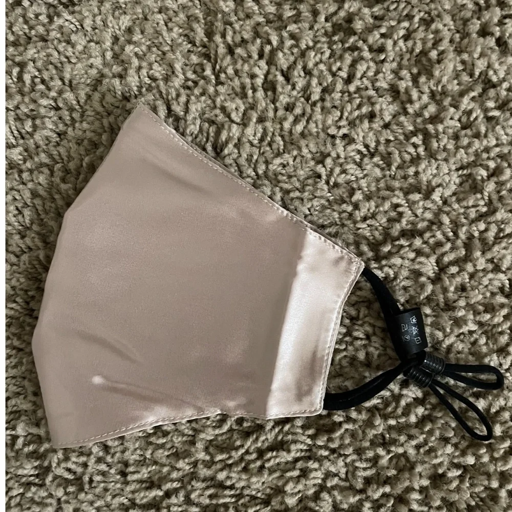 Silk face mask NWT